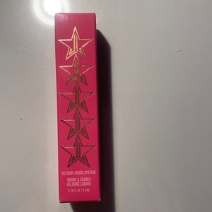 Jeffree Star Velour liquid lipstick .